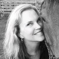 Lisa Poirier's Instagram, Twitter & Facebook