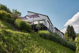 This is a 102' tall monument to a german hero who united the german tribes in 9 a.d. Luxhaus Pultdach Modern 102 Architektenhaus Als Fertighaus