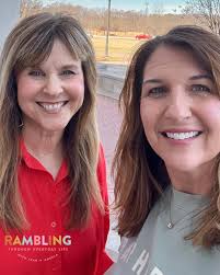 New episode!** Merry Christmas, everybody!! Our final conversation for the  year is packed full of holiday goodness including elf shenanigans, naked  Christmas trees, new birds, Christmas movies, and stocking stuffers. We also