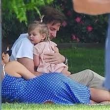 Auf instram veröffentlicht sie ein freizügigen foto von sich aus dem badezimmer. 110 Lea De Seine Shayk Cooper Ideas Bradley Cooper Irina Shayk Bradley