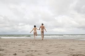 Première expérience naturiste - histoire de sexe