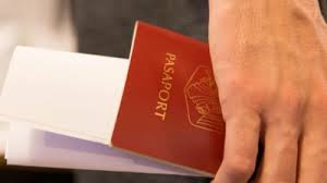 Pierderea cetateniei romane se poate face, in principal, prin renuntare sau retragerea de catre statul roman. Peste 460 De Romani Au Renuntat La Cetatenie Anul Trecut Un Record In Ultimul Deceniu