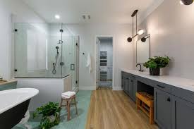 Build Me Up Before And Afters Hgtv S Build Me Up Hgtv In 2020 House Victoria House Design