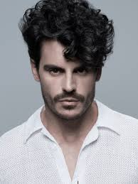 lockige mannerfrisuren unsere top 10 im august 2021