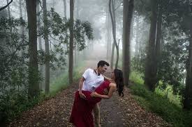 Maybe you would like to learn more about one of these? Gaya Foto Prewedding Di Alam Romantis Sederhana Tapi Menarik Portalkuningan Com