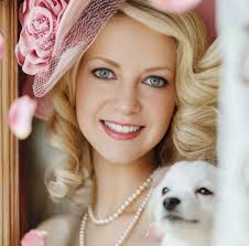 I love the way he felt country,indeed Kenny Rogers was such a great country  music icon, happy weekend we love country music 🎸🎸