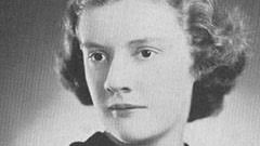 Class Ring Is Returned to Hollins Alumna Seven Decades After Its Loss