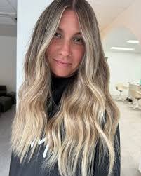 I was lucky enough to get in a quick trip to the GC this weekend to visit  my bestfriend @kaitlyn.bunker before the borders closed!! What kind of  bestie would I be if