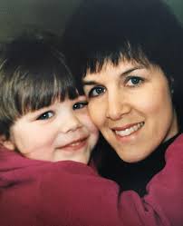 happy momma's day 💛 my mom is the most supportive, loving, and encouraging  person in the world and I love her so much!!! hope all the moms out there  feel celebrated today!!