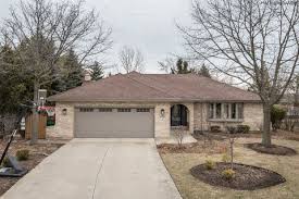 Page 2 Will County Il Real Estate Homes For Sale Realtor Com Estate Homes Hardwood Floors In Kitchen Exterior Brick