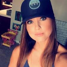 Melissa Riewer (@melriewer)