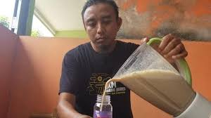 Salah satu cara mengolah kurma dengan cara yang mudah ialah membuat susu kurma. Cara Membuat Susu Kurma Minuman Lezat Bisa Balikin Energi Tubuh Selama Puasa Tribun Jakarta