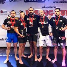 Die schnellste ist per zug und dauert 10 minuten. Z0uhwqdmnojbom