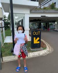 Umur 33 tahun) atau yang lebih dikenal dengan joanna alexandra adalah pemain film dan sinetron, serta model berkebangsaan indonesia. Joanna Alexandra Negatif Covid 19 Ungkap Alasan Masih Bertahan Di Wisma Atlet Merdeka Com
