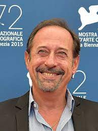 Sin educación no hay futuro, la escueta y tajante respuesta de la producción de casados con hijos a. Guillermo Francella Su Biografia Sensacine Com