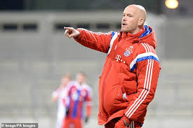 Erik ten hag says he will finish season at ajax amid rumours of taking over at bayern munich. How Ajax Manager Ten Hag Became The Boss Whose Side Thrilled Europe Daily Mail Online