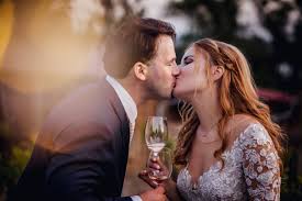 The major principle of casual relationships is to find mutual understanding on a variety of matters and be open enough to communicate. How To Turn Casual Dating Into A Relationship Seenthing Com