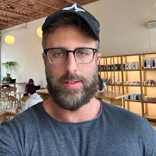 Mikey Says Hey! (@erlking.bsky.social) — Bluesky