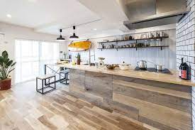 見た目もオシャレ みんなで使える自慢の広々キッチン7選 suvaco スバコ リビング キッチン キッチンの装飾 ビーチハウスキッチン