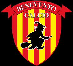 La scala a pioli, come detto, è invece l'emblema. Benevento De Zerbi Prepara Il Match Salvezza Contro L Hellas Verona Vavel Italia
