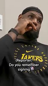 Signing autographs since the 8th grade! 🌟 , 🎥: FOX40