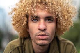 You don't need to comb it out, just leave it messy and natural! Hairstyles For Men With Thick Curly Hair 35 Looks All Things Hair Us
