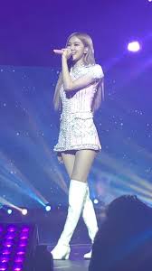 Pin On Kiss Kiss Fall In Love