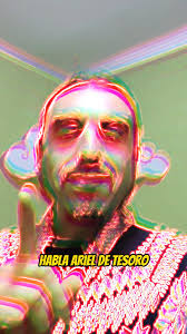 Restos de Violeta es una banda de rock chilena originaria de Temuco, IX  Región, formada en 2011 por Ariel Moncada @arielmoncadamusica en voz,  Sebastián Moncada @seba.moncada en guitarra y voz, Andrés Mella @