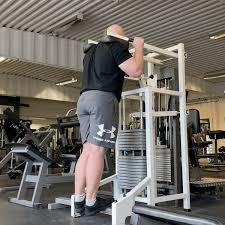 In this article i'll be outlining the 5 best calf exercises out there along with a few tips, tricks and sample. How To Train Your Calf Muscles Exercises Workout Strengthlog