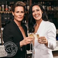 Take a card, wherever you want! Soccerista S Ashlyn Harris And Ali Krieger Are Engaged Girls Soccer Network