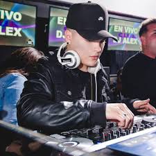 Cumbia 420 rkt | [intro: L Gante Rkt Letra L Gante Letras Listas De Reproduccion Y Videos Shazam Y Es Que La Noche Me Busca A Mi Nancey Owens