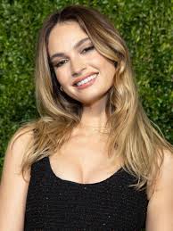 A-list actress is hardly recognisable as she overhauls look with dramatic  dark hair transformation