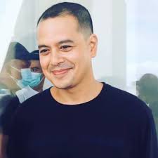 LOOK: Actor John Lloyd Cruz sports a new haircut. Netizens and fans were  delightful after the actor shared a recent photo with his new hairstyle.  “Choose to be happy,” John Lloyd said