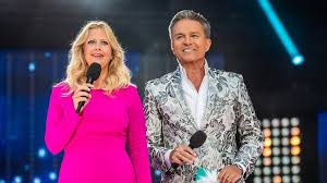 Angezeigt wird das programm von heute, 24.05.2021kalender aufklappen, um ein anderes datum zu selektieren. Sommer Sonne Stars So Klingt Der Juli In Orf 2 Tv Orf At