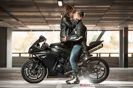 Pin On Engagement Pre Wedding Shoots