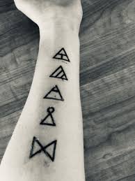 Temporary Tattoo 1 Print Our Desired Photo 2 Spray With Perfume 3 Soak In Water For 5 Mins 4 Spray Perfume On Desired Area And Again On Tattoos Tattoo Quotes Temporary Tattoo