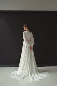 Bishop Sleeve Wedding Dress Long Sleeve Wedding Dress Boho Bishop Sleeve Wedding Dress Bohemian V Neck Wedding Dress Chiffon Wedding Gown Modern Minimalist Dress Theia Shyolkovye Svadebnye Platya Romanticheskie Svadebnye Platya Svadebnye Platya