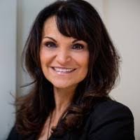 Annette English's Instagram, Twitter & Facebook