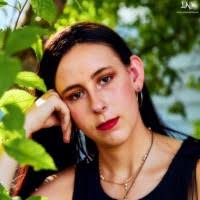 Aurora Hanson's Instagram, Twitter & Facebook