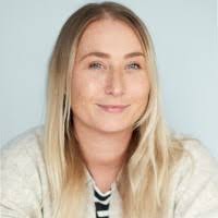 Phoebe Hale's Instagram, Twitter & Facebook