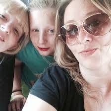 Jami Sears's Instagram, Twitter & Facebook