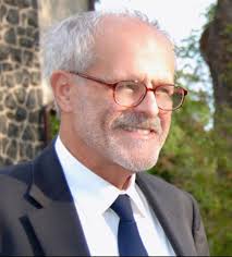 1963. A farm auction