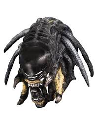 Deluxe Predalien Alien Vs Predator Mask Express Delivery Funidelia Predator, aliens versus predator and occasionally aliens/predator, commonly abbreviated as avp, is a science fiction action franchise created as a crossover between the alien and predator franchises that focuses on. deluxe predalien alien vs predator mask