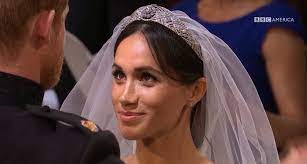 Prince harry and meghan markle are officially married. Meghan Markle Stray Wedding Hair Internet Reacts To Meghan Markle Messy Wedding Hairstyle