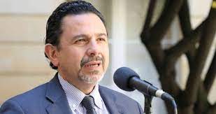 Ceballos adelantó también cuál será el nombre de su movimiento, al que llamará tu, sigla que representa las palabras transformación y unión. Miguel Ceballos