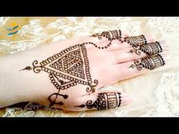 رسمة الخلخال الخلالة نقش بالحناء مغربي اصيل من دروس تعليم النقش بالحناء السلام عليكم و رحمة الله نقشة الخلخ simple mehndi designs mehndi designs hand henna