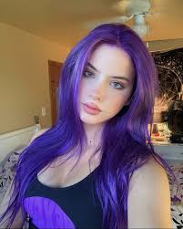 Pin By Jazmi On Lilith In 2020 Girl With Purple Hair Hair Dye Colors Split Dyed Hair