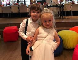 Алла борисовна и максим находятся в отношениях уже больше 10 лет, и только в 2013 году на свет. Smotrite Kak Legko Liza Galkina Preodolevaet Slozhnosti Izucheniya Francuzskogo Yazyka