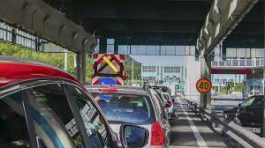 Partner webcams from southern bavaria, slovenia and hungary as well as the provincial roads of tyrol. Mega Stau Karawankentunnel 14 Std Wartezeit Bei Einreise