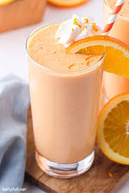 Healthy orange julius smoothie recipe / this fresh orange smoothie is a flashback to childhood! Orange Julius Recipe Only 4 Ingredients Belly Full